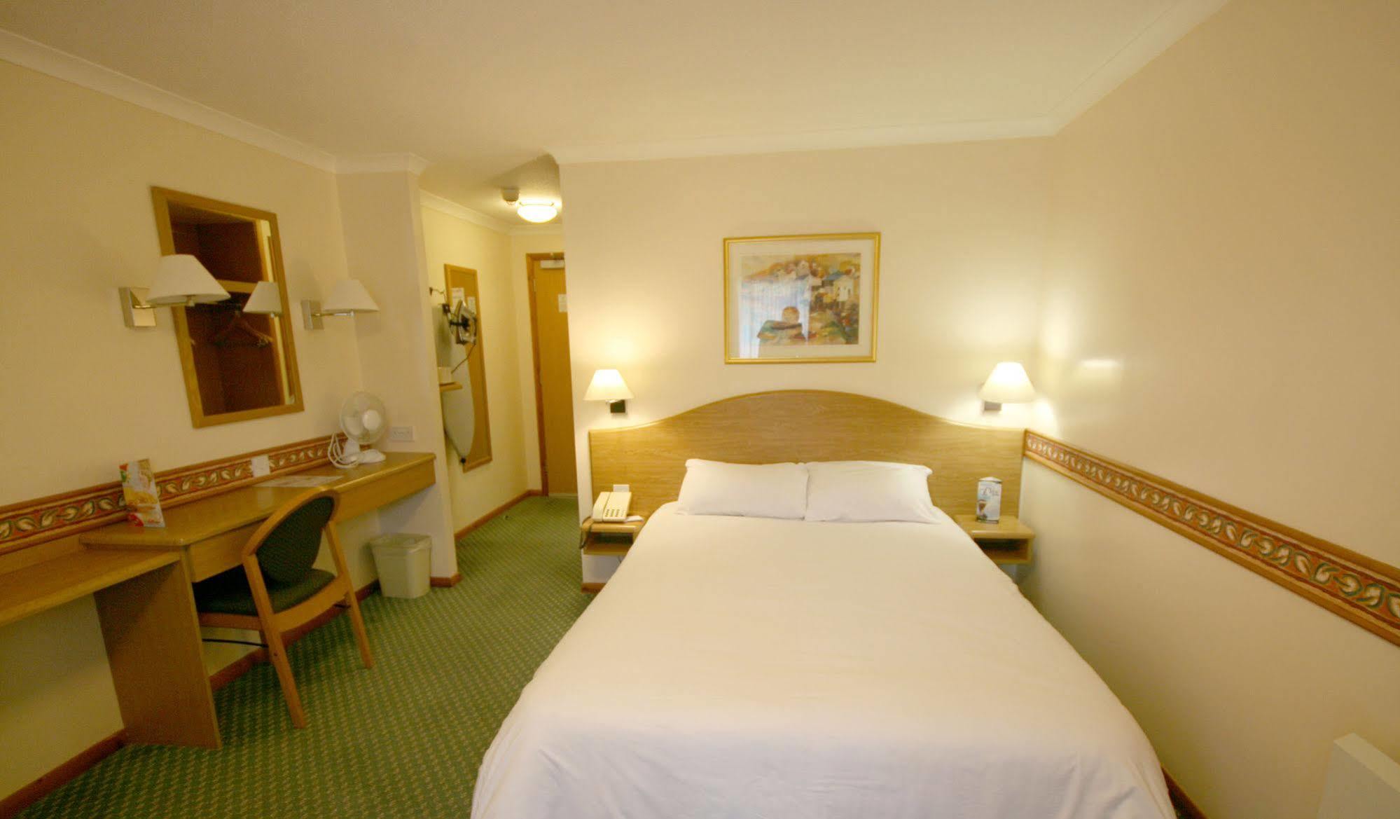 Days By Wyndham Donington Hotel 3*